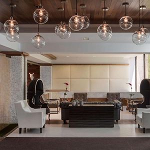 Radisson Hotel New Rochelle